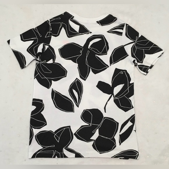 Nike Tshirt - Picture 2 of 6